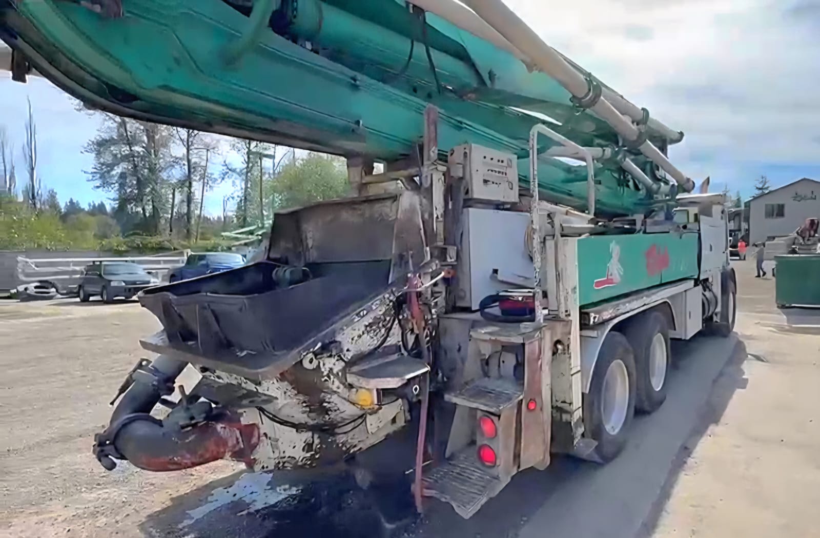 Bomba de concreto Putzmeister 36M, vista trasera con hopper